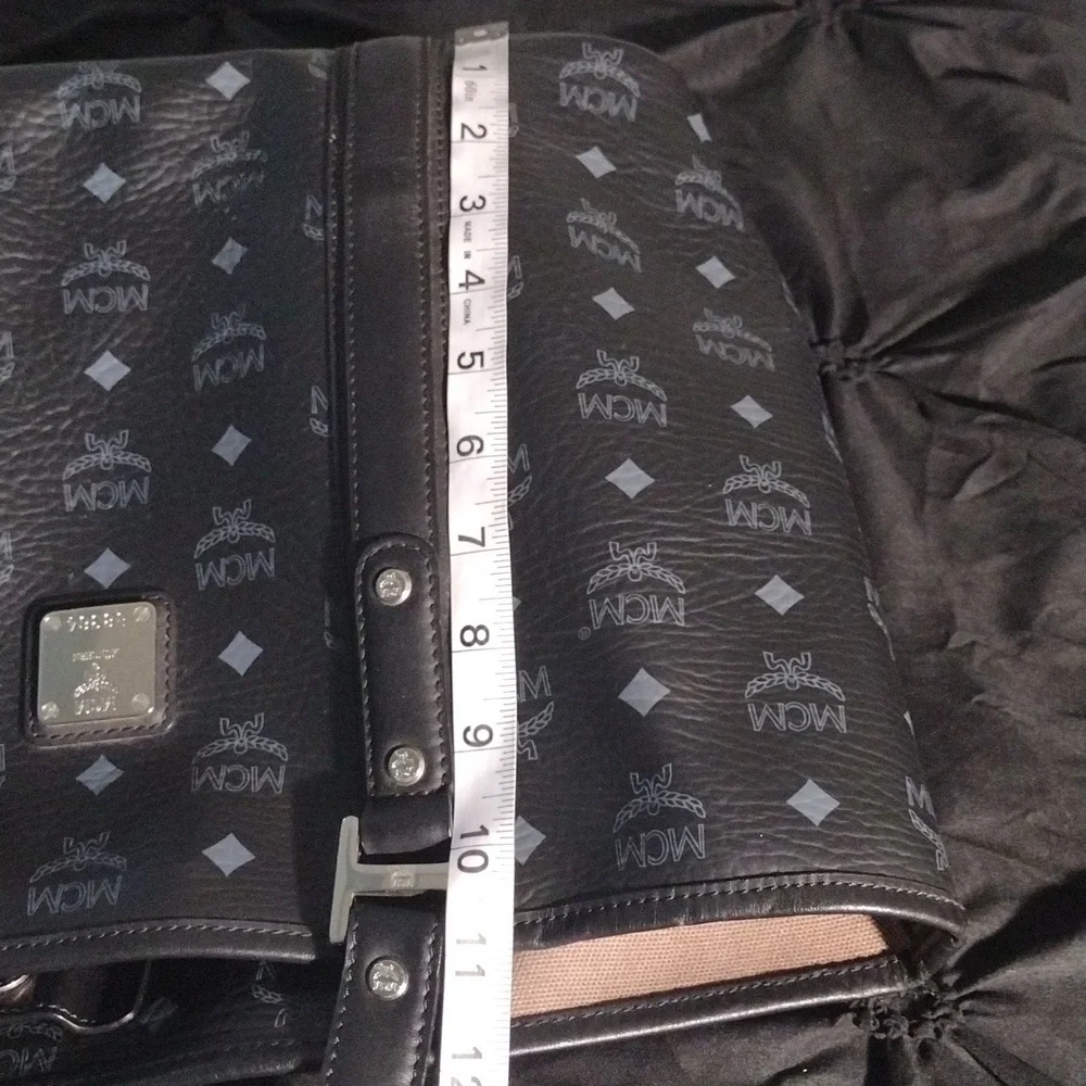 💯 Auth MCM Black Leather Tote Bag (Medium) - Picture 15 of 16